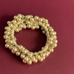 Fashion Pearls Bracelets for Ladies (NWOT)